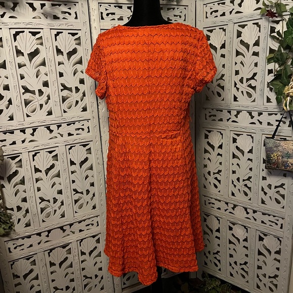 SHARAGANO Delightful dark orange knit short sleeve fit & flare plus midi dress - Picture 6 of 10